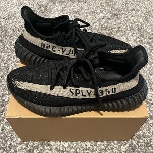 Adidas Yeezy Boost 350 V2 Core Black White